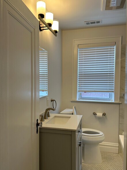 Building Photo - 7310 Lindell Blvd