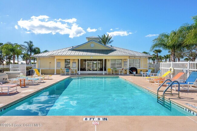 Building Photo - 3720 Alamanda Key Dr