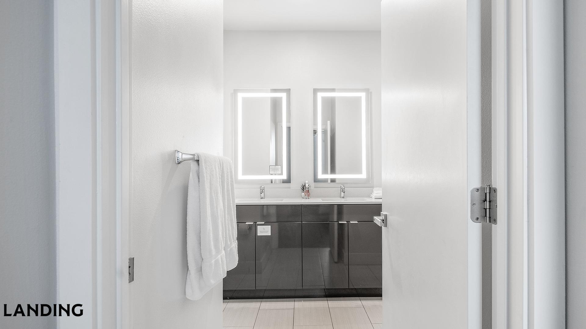 Building Photo - 4950 W Prescott St