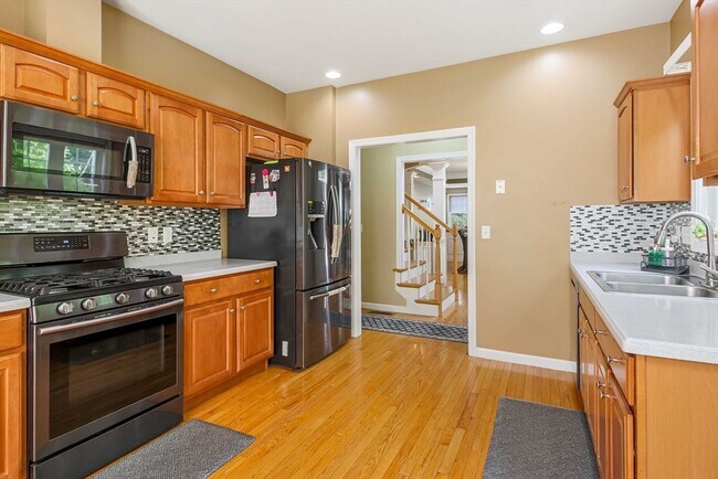 Building Photo - 68 Buttercup Ln