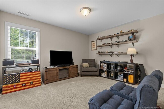 Building Photo - 789 Equestrian Way