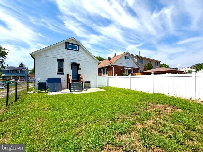 Building Photo - 2270 Mulford Ave