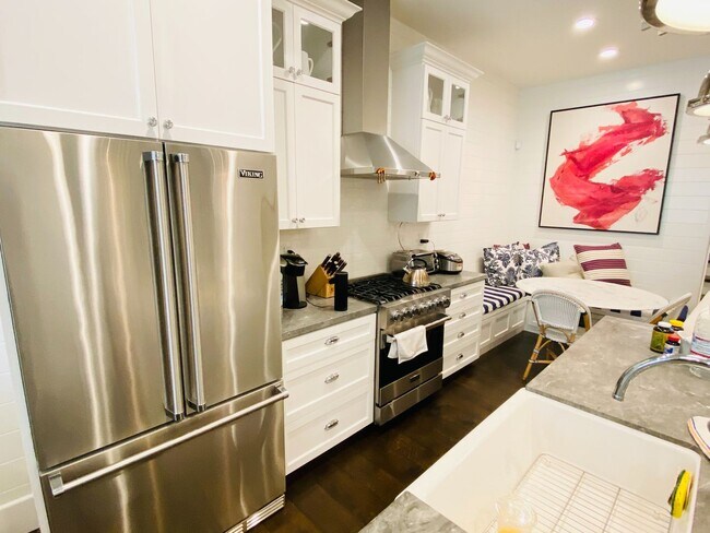 Building Photo - Modern 3 Bed 3 Bath Townhouse Near Downtown Campbell