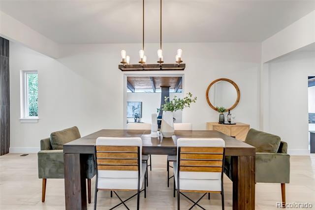 Building Photo - 2357 Grove St