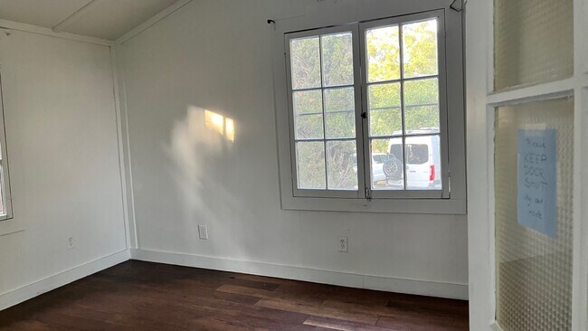 Rear bedroom - 1472 Silverwood Dr