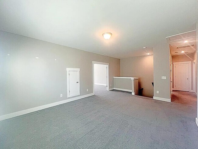 Building Photo - 213 Bank Swallow Wy