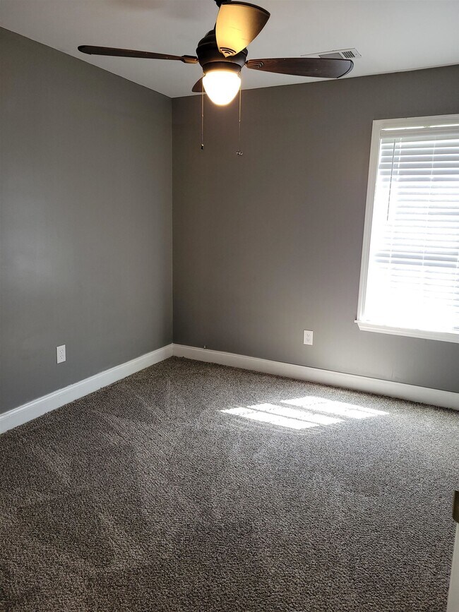 Building Photo - 377 Walker Field Ln