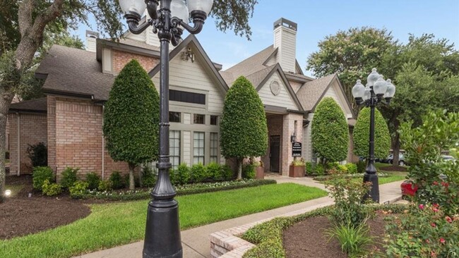 Building Photo - 7777 Greenbriar Dr