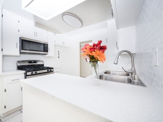 Interior Photo - 1641 Veteran Ave