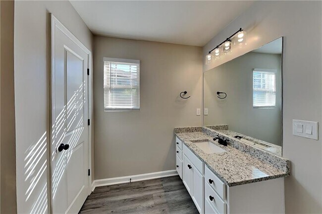 Building Photo - 4826 Clarkstone Dr