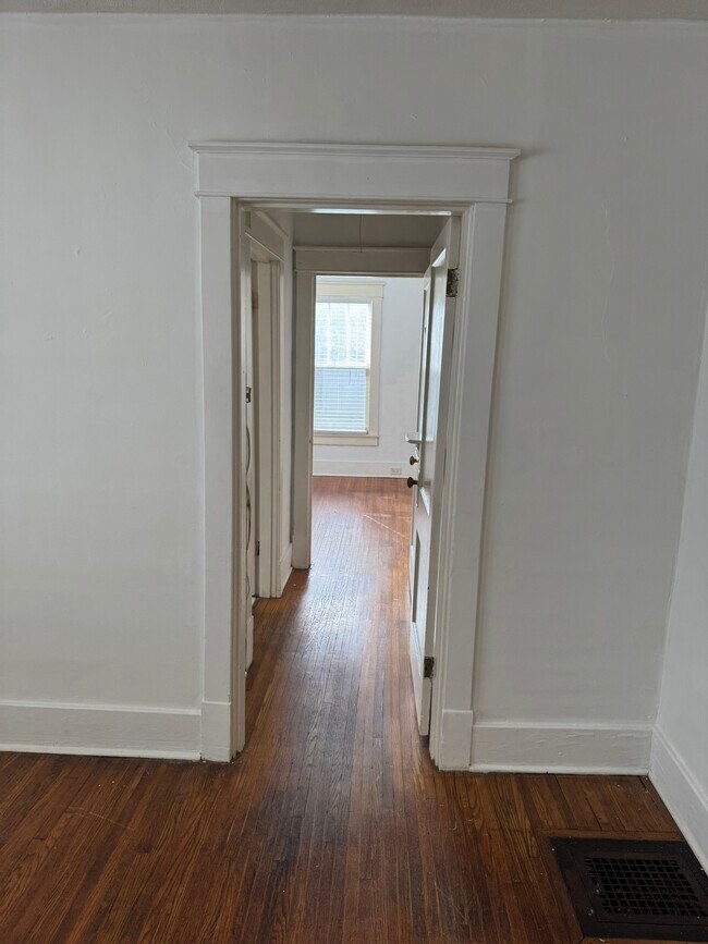 Building Photo - 219 Chapel Ave