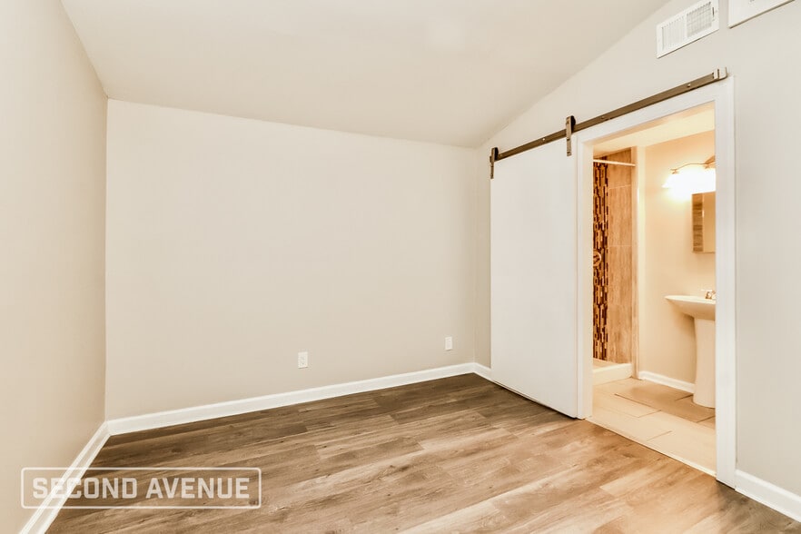 Building Photo - 912 S 16th St