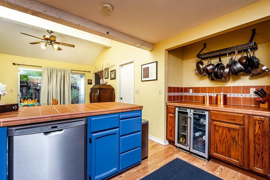 Building Photo - 2734 Hurley Way