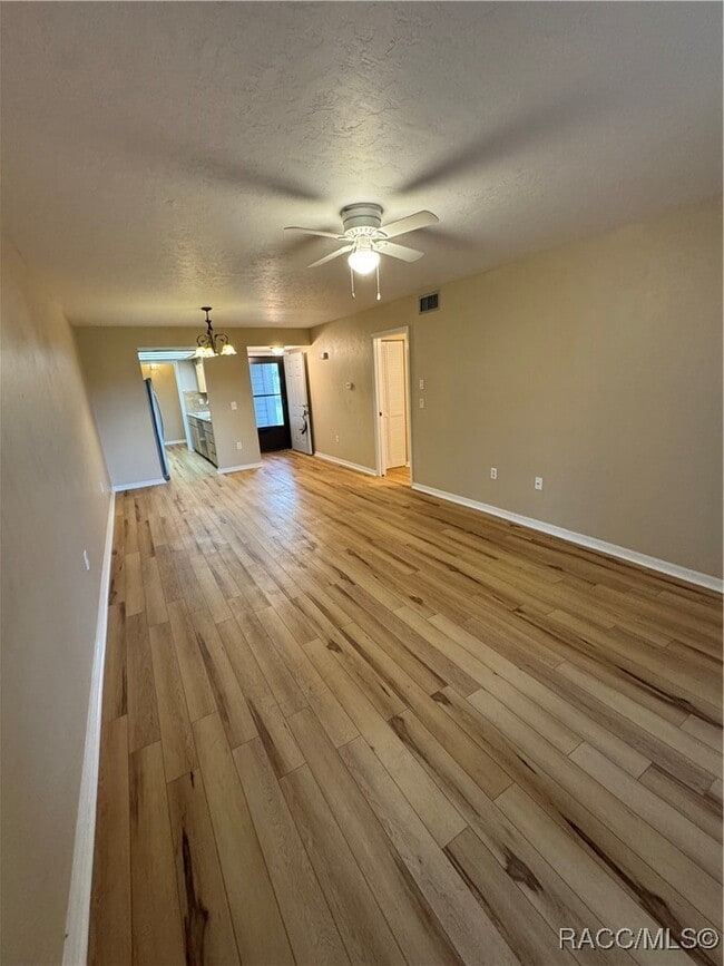 Building Photo - 790 E Gilchrist Ct