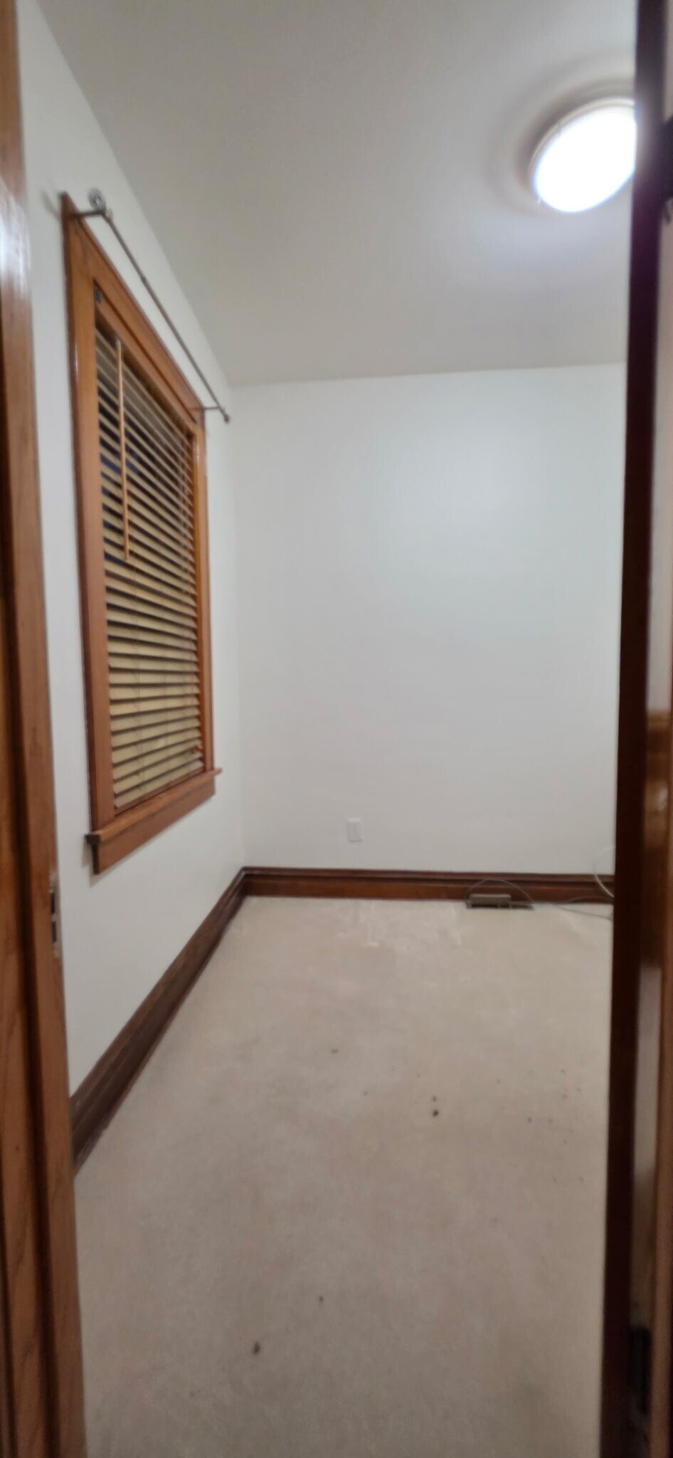 Building Photo - 5019 Homerlee Ave