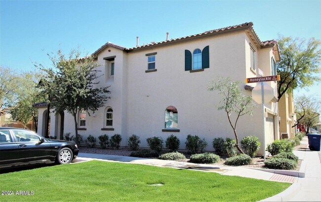 Building Photo - 3173 S Magnolia Ln