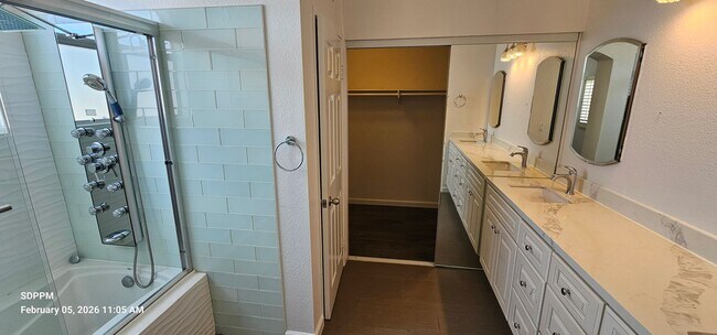 Building Photo - NORTH MIRA MESA / SAN DIEGO - Nice Renovated 4 Bedroom / 2.5 Bath House.  AVAILABLE NOW!