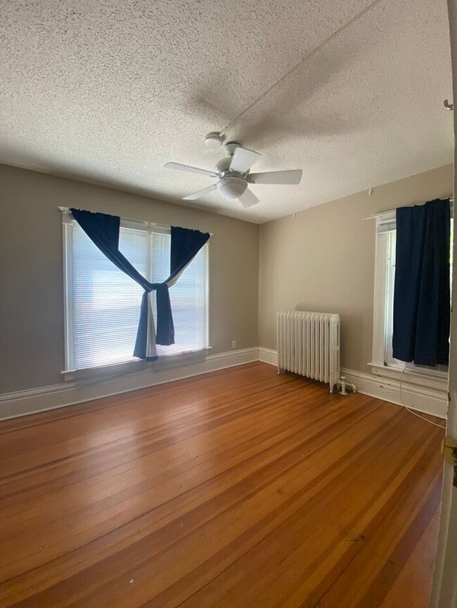 Building Photo - $2,250 | 3 Bedroom, 1.5 Bathroom House | NO PETS | Available for Immediate Move In!