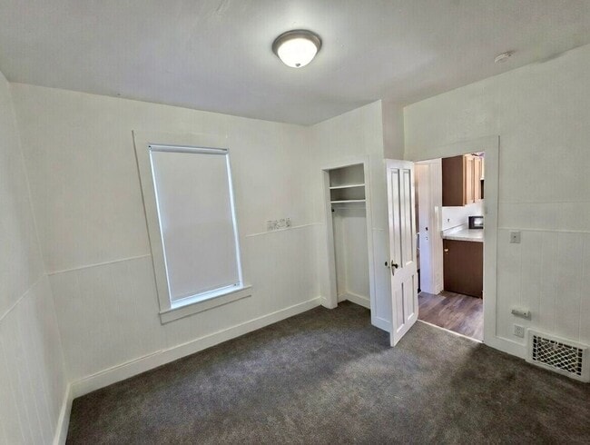 Building Photo - 1801 N Wisconsin St