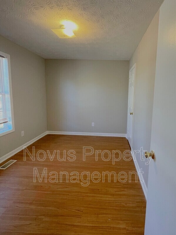 Building Photo - 710 Fertilla St