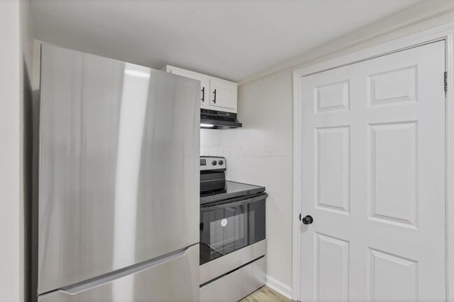 Building Photo - 561 Erickson Ave