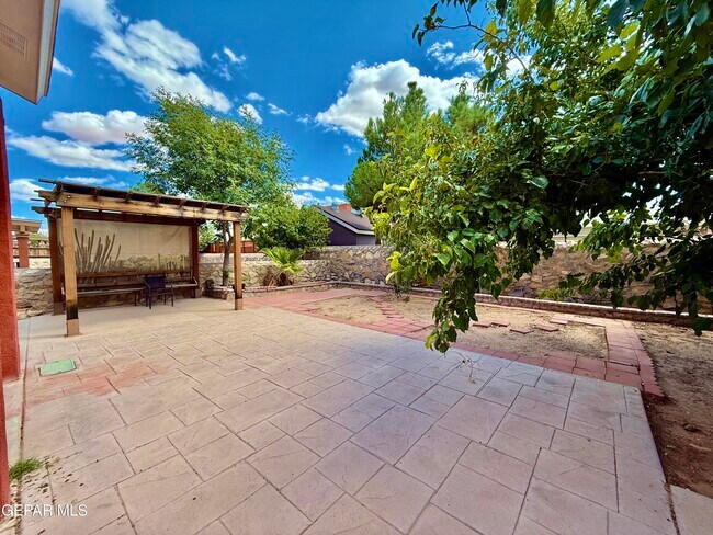 Building Photo - 12720 Tierra Mina Dr