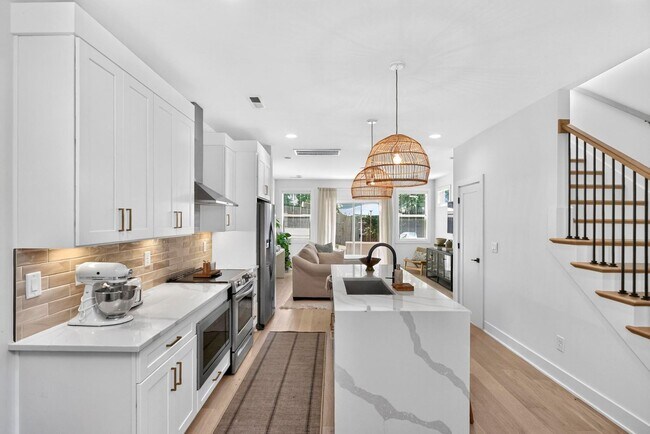 Building Photo - 926A Strouse Ave