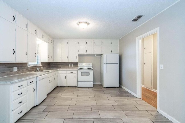 Building Photo - 4212 42nd St