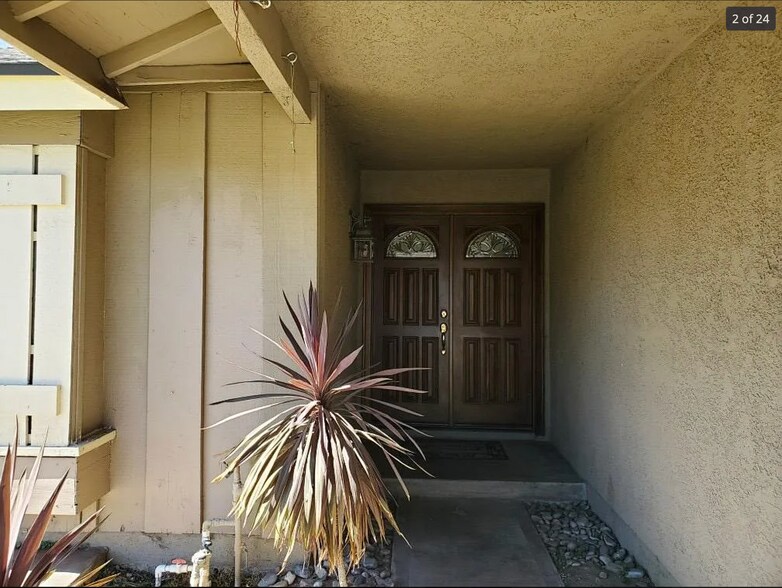 Building Photo - 6004 Robin Rd
