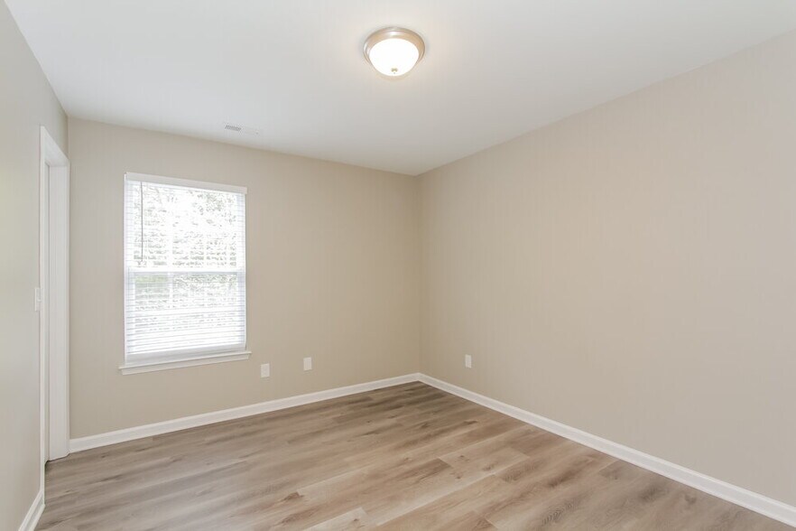 Building Photo - 3447 Fallowbrook Forest