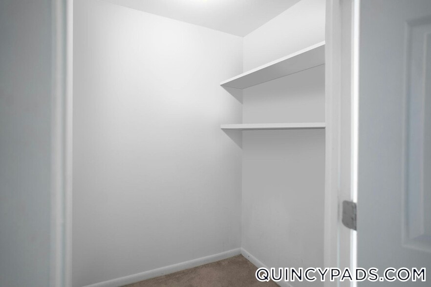 Building Photo - 24 Presidential Dr