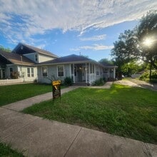 Building Photo - 307 N Bradley St