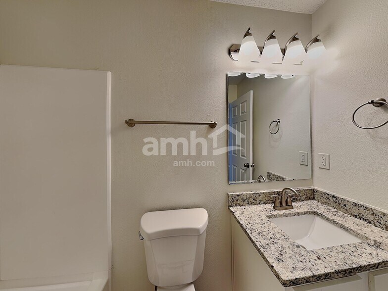 Building Photo - 10275 Holly Berry Cir