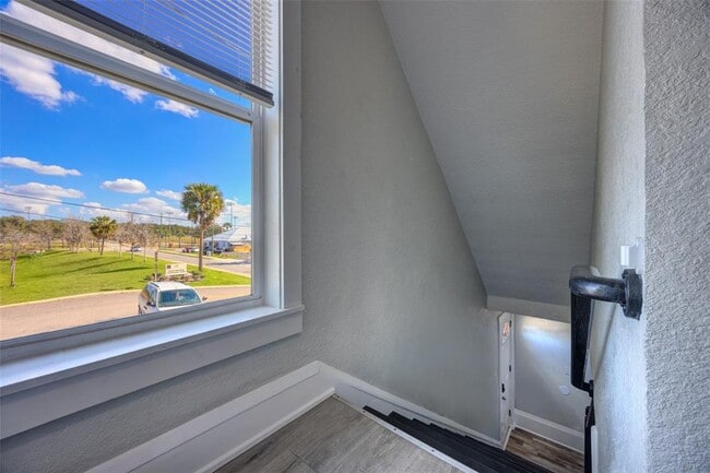 Building Photo - 117 E Euclid Ave