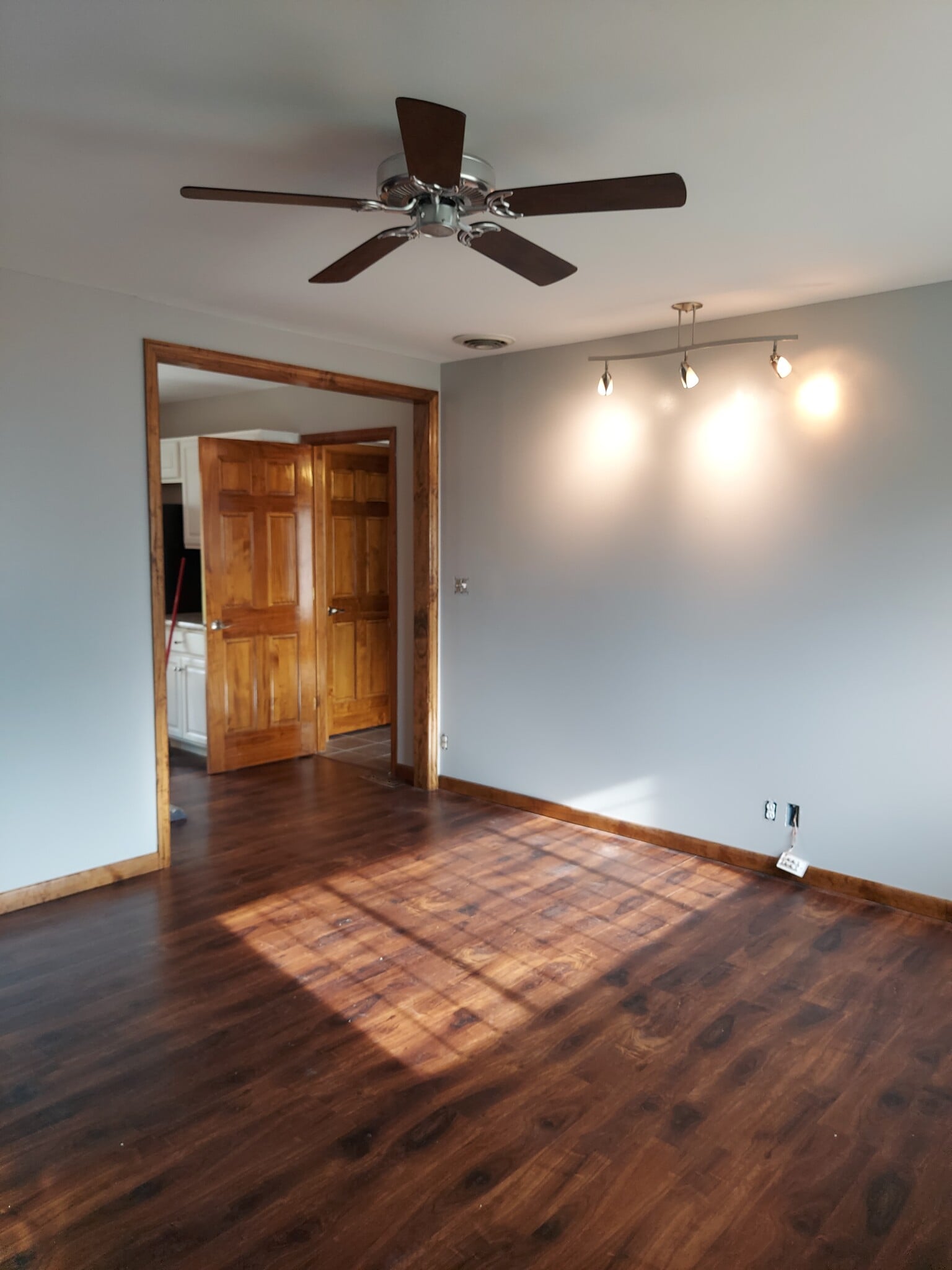 Living Room pic 2 - 7413 Jupiter Ct