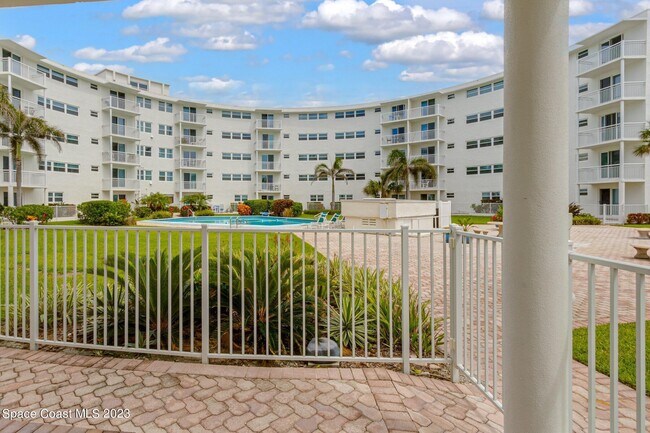 Building Photo - 4000 Ocean Beach Blvd