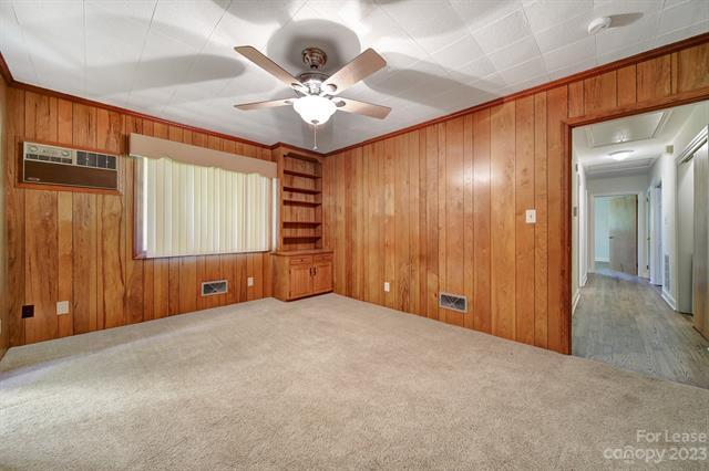 Building Photo - 305 E Catawba Dr