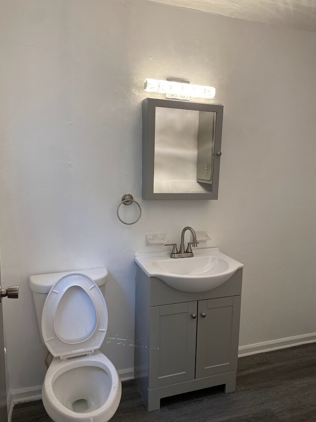 Building Photo - 3006 Benchwood Rd