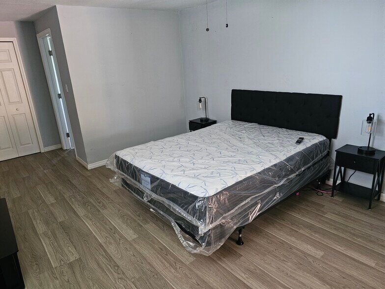 Building Photo - 603 Doby Ave