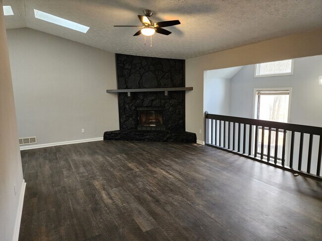 Building Photo - Beautiful 4 bed 3 bath home located in Acworth