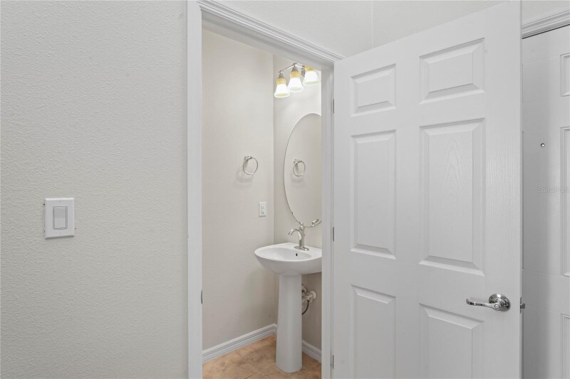 Building Photo - 7628 Yale Harbor Dr