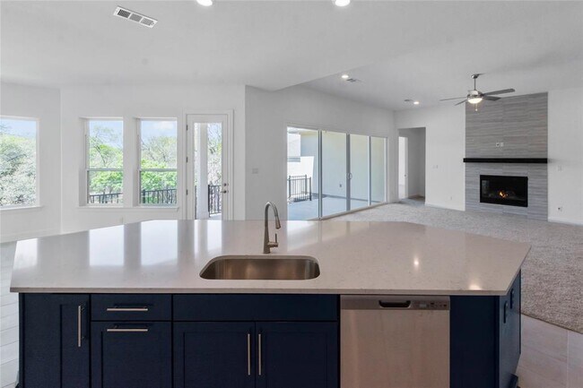 Building Photo - 405 Ocate Mesa Trail