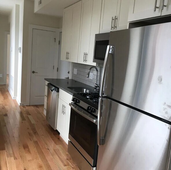 Kitchen and Coat closet - 1659 N Randolph St