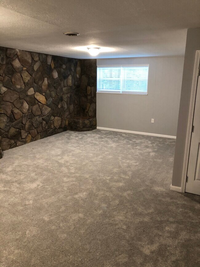 Building Photo - 11130 Concord Woods Dr