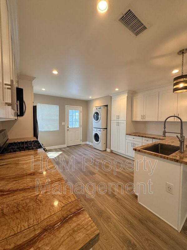 Building Photo - 874-876 North Orange St