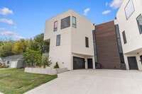 Building Photo - 7 Fyfer Pl