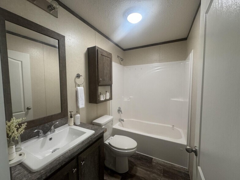 Building Photo - 55 Arbor St