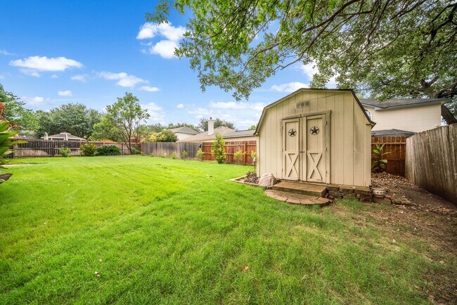 Building Photo - Executive Greenshire Living in Schertz, TX...