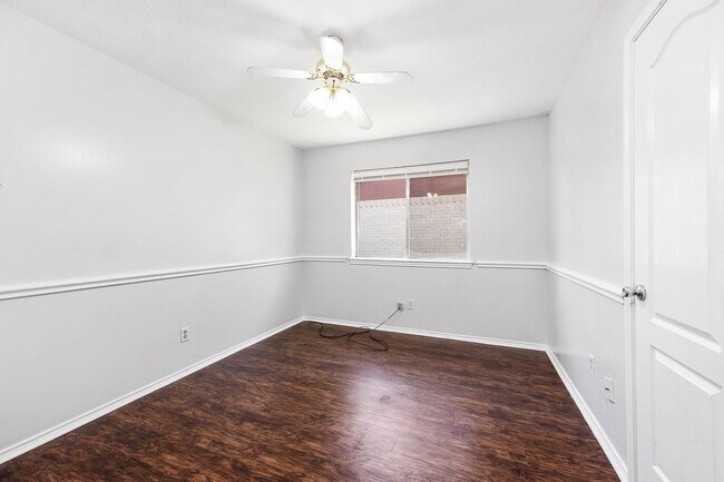 Building Photo - 3423 Nutwood Ln