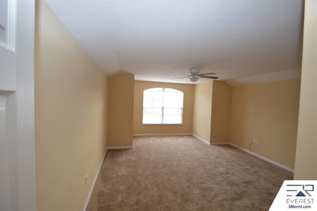 Building Photo - 7 Undermount Path E